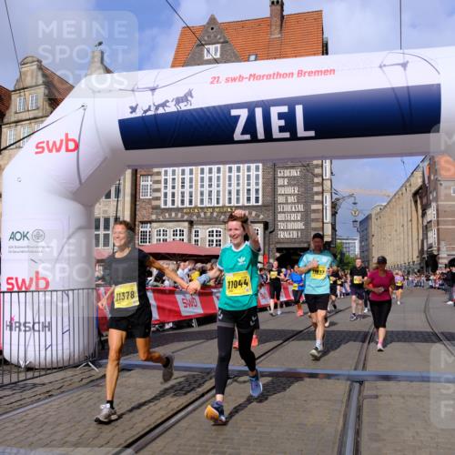 13.09.2026 - 21. swb-Marathon Bremen Tim E. http://msf.ph/oto/10337631 13.09.2026 11:08:18 Ziel 10139, 10404, 10493, 10660, 10674, 10767, 10859, 11044, 11378, 11404, 11659, 11831, 11833, 11958, 12024, 12031, 12066, 12160, 12248, 12384, 12389, 12511, 12512 meine-sportfotos.de