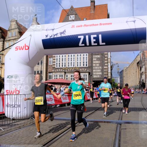 13.09.2026 - 21. swb-Marathon Bremen Tim E. http://msf.ph/oto/10337643 13.09.2026 11:08:18 Ziel 10139, 10404, 10493, 10660, 10674, 10767, 10859, 11044, 11378, 11404, 11659, 11831, 11833, 11958, 12024, 12031, 12066, 12160, 12248, 12384, 12389, 12511, 12512 meine-sportfotos.de