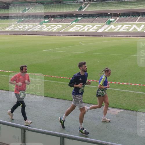 13.09.2026 - 21. swb-Marathon Bremen Michael Burmester http://msf.ph/oto/10337653 13.09.2026 13:14:40 Laufen im Stadion 263, 266, 270, 300, 414, 460, 600, 631, 768, 950, 956, 1005, 1008, 1047, 1392, 1408, 1426, 1573, 1596, 1818, 1819, 2024, 2035, 2079, 2233, 2235, 2314, 2359, 2385, 2387, 2412, 2457, 2466, 2484, 2494, 2521, 2540, 2564, 2612, 2667, 2690, 2691, 2693, 2737, 2760, 2783, 2816, 2829, 2838, 2859, 2861, 2865, 2887, 2921, 2958, 2972, 2978, 3016, 3111, 3157, 3209, 3277, 3304, 3355, 3378, 3405, 3428, 3653, 3661, 3670, 3680, 3829, 3847, 4034, 4080, 4511 meine-sportfotos.de