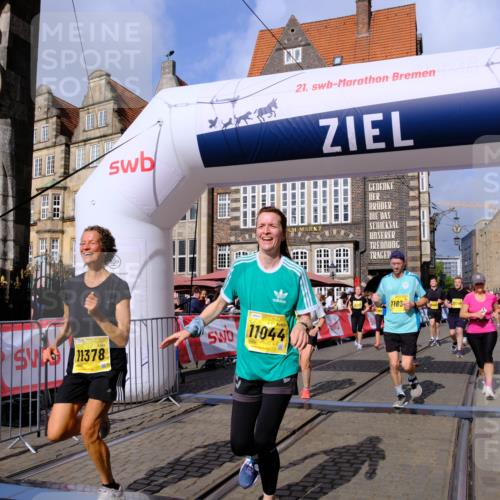 13.09.2026 - 21. swb-Marathon Bremen Tim E. http://msf.ph/oto/10337675 13.09.2026 11:08:18 Ziel 10139, 10404, 10493, 10660, 10674, 10767, 10859, 11044, 11378, 11404, 11659, 11831, 11833, 11958, 12024, 12031, 12066, 12160, 12248, 12384, 12389, 12511, 12512 meine-sportfotos.de