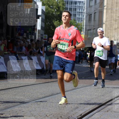 13.09.2026 - 21. swb-Marathon Bremen Strokosch-Dieckow http://msf.ph/oto/10337691 13.09.2026 13:19:18 Ziel 307, 2007, 4857, 4916, 5277, 6310, 7104, 7154, 7602, 7647, 7686, 7791, 9512, 13184, 3182, 4319, 4455, 4977, 4978, 5371, 7268, 7945, 8153, 9638 meine-sportfotos.de