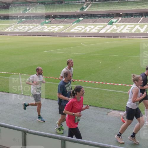 13.09.2026 - 21. swb-Marathon Bremen Michael Burmester http://msf.ph/oto/10337693 13.09.2026 13:14:43 Laufen im Stadion 263, 266, 270, 300, 414, 460, 600, 631, 768, 956, 1008, 1047, 1392, 1408, 1426, 1573, 1596, 1818, 1819, 2024, 2035, 2079, 2233, 2235, 2314, 2359, 2385, 2387, 2412, 2457, 2466, 2484, 2494, 2521, 2540, 2564, 2667, 2690, 2691, 2693, 2737, 2760, 2783, 2816, 2829, 2838, 2859, 2861, 2865, 2887, 2958, 2972, 2978, 3016, 3111, 3157, 3185, 3209, 3277, 3304, 3355, 3378, 3405, 3428, 3653, 3661, 3670, 3680, 3829, 3847, 4034, 4080, 4511 meine-sportfotos.de