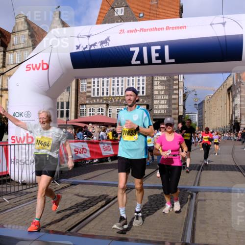 13.09.2026 - 21. swb-Marathon Bremen Tim E. http://msf.ph/oto/10337722 13.09.2026 11:08:19 Ziel 10139, 10404, 10493, 10660, 10674, 10767, 10859, 11044, 11378, 11404, 11659, 11831, 11833, 11958, 12024, 12031, 12066, 12160, 12248, 12384, 12389 meine-sportfotos.de