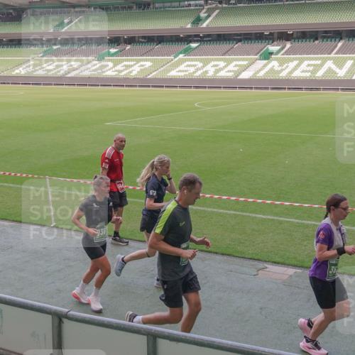 13.09.2026 - 21. swb-Marathon Bremen Michael Burmester http://msf.ph/oto/10337768 13.09.2026 13:14:53 Laufen im Stadion 263, 266, 300, 414, 460, 600, 631, 768, 956, 1008, 1047, 1392, 1408, 1573, 1596, 1818, 1819, 2024, 2035, 2079, 2233, 2235, 2314, 2359, 2385, 2386, 2387, 2412, 2457, 2466, 2484, 2494, 2521, 2540, 2564, 2667, 2690, 2691, 2693, 2737, 2760, 2783, 2829, 2838, 2859, 2861, 2865, 2874, 2887, 2958, 2972, 2978, 3075, 3111, 3157, 3165, 3185, 3209, 3265, 3304, 3355, 3378, 3405, 3428, 3653, 3661, 3670, 3680, 3829, 3847, 4034, 4080, 4511 meine-sportfotos.de