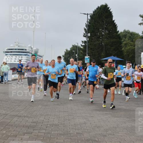 13.09.2026 - Kiel Lauf Andreas Tolksdorf http://msf.ph/oto/10337826 13.09.2026 09:54:45 Kiellinie 227, 84, 228, 4512 meine-sportfotos.de