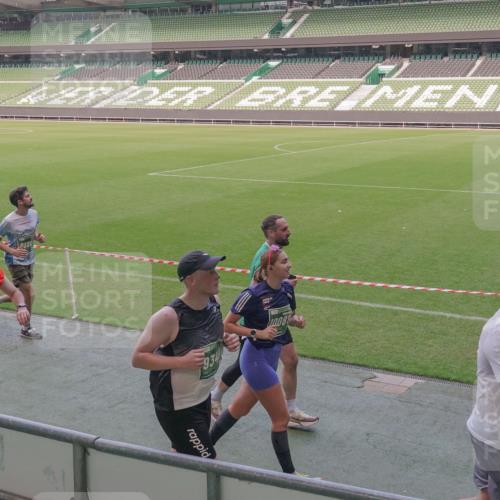 13.09.2026 - 21. swb-Marathon Bremen Michael Burmester http://msf.ph/oto/10337837 13.09.2026 13:15:01 Laufen im Stadion 143, 263, 266, 300, 414, 460, 631, 768, 956, 1008, 1047, 1392, 1408, 1573, 1818, 1819, 1874, 2024, 2035, 2079, 2233, 2235, 2314, 2359, 2385, 2386, 2387, 2412, 2457, 2466, 2484, 2494, 2521, 2540, 2564, 2667, 2690, 2691, 2693, 2737, 2760, 2783, 2829, 2838, 2859, 2861, 2865, 2874, 2887, 2958, 2978, 3075, 3111, 3157, 3165, 3185, 3209, 3265, 3304, 3355, 3378, 3382, 3405, 3428, 3653, 3661, 3670, 3680, 3829, 3847, 4034, 4080, 4511 meine-sportfotos.de