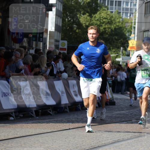 13.09.2026 - 21. swb-Marathon Bremen Strokosch-Dieckow http://msf.ph/oto/10337851 13.09.2026 13:19:23 Ziel 307, 2007, 2390, 4819, 4857, 4916, 5172, 6137, 6310, 7154, 7647, 7686, 7791, 9512, 13184, 926, 1232, 1535, 4455, 4977, 4978, 7140, 7268, 7945, 8153, 8185, 13163 meine-sportfotos.de
