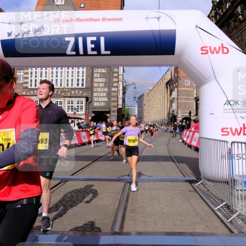 13.09.2026 - 21. swb-Marathon Bremen Tim E. http://msf.ph/oto/10337866 13.09.2026 11:08:23 Ziel 10135, 10139, 10188, 10404, 10493, 10660, 10767, 10793, 10859, 11032, 11044, 11263, 11378, 11404, 11659, 11831, 11833, 11958, 12031, 12066, 12160, 12248, 12384, 12389 meine-sportfotos.de