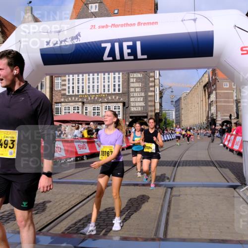13.09.2026 - 21. swb-Marathon Bremen Tim E. http://msf.ph/oto/10337888 13.09.2026 11:08:24 Ziel 10135, 10139, 10188, 10404, 10493, 10767, 10793, 10851, 10859, 11032, 11044, 11263, 11378, 11404, 11659, 11831, 11833, 11958, 12031, 12066, 12160, 12248, 12325, 12384, 12389 meine-sportfotos.de