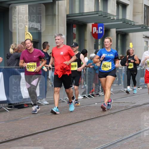 13.09.2026 - 21. swb-Marathon Bremen Strokosch-Dieckow http://msf.ph/oto/10337895 13.09.2026 11:05:37 Ziel 10018, 10168, 10204, 10238, 10305, 10382, 10457, 10619, 10662, 11024, 11132, 11156, 11164, 11477, 11775, 12186, 12378, 12486, 12523, 12528, 12773, 10186, 10259, 10260, 10411, 10432, 10697, 10717, 10802, 10864, 11146, 11314, 11334, 11387, 11394, 11520, 11521, 11571, 11572, 11724, 11791, 11892, 11947, 12055, 12156, 12251, 12273, 12330, 12362, 12501 meine-sportfotos.de