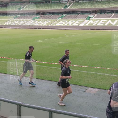 13.09.2026 - 21. swb-Marathon Bremen Michael Burmester http://msf.ph/oto/10337919 13.09.2026 13:15:10 Laufen im Stadion 143, 263, 266, 300, 414, 460, 598, 631, 653, 768, 956, 1008, 1047, 1392, 1408, 1573, 1818, 1819, 1874, 2013, 2024, 2035, 2218, 2233, 2235, 2314, 2359, 2385, 2386, 2412, 2457, 2466, 2468, 2484, 2494, 2521, 2540, 2564, 2667, 2690, 2691, 2693, 2737, 2760, 2783, 2829, 2838, 2859, 2861, 2865, 2874, 2887, 2958, 2978, 3001, 3075, 3111, 3157, 3165, 3185, 3209, 3237, 3265, 3304, 3355, 3378, 3382, 3405, 3428, 3486, 3512, 3653, 3661, 3670, 3680, 3829, 3847, 4034, 4080, 4511 meine-sportfotos.de