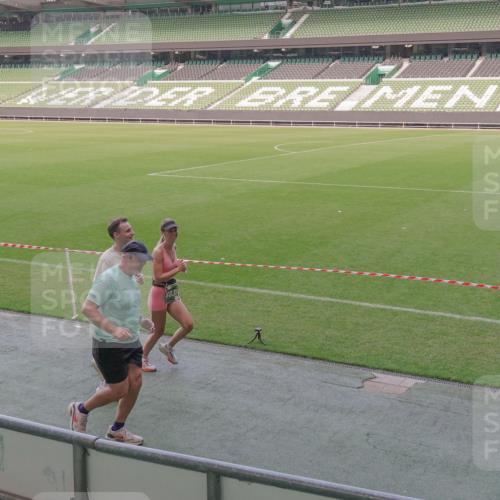 13.09.2026 - 21. swb-Marathon Bremen Michael Burmester http://msf.ph/oto/10337990 13.09.2026 13:15:22 Laufen im Stadion 143, 263, 266, 300, 414, 460, 598, 612, 653, 768, 956, 1008, 1047, 1392, 1408, 1573, 1818, 1819, 1874, 2013, 2024, 2218, 2233, 2235, 2314, 2359, 2385, 2386, 2466, 2468, 2484, 2494, 2521, 2564, 2664, 2667, 2678, 2690, 2691, 2698, 2737, 2760, 2783, 2829, 2838, 2846, 2859, 2861, 2865, 2874, 2887, 2958, 2978, 3001, 3075, 3133, 3157, 3165, 3185, 3237, 3265, 3331, 3355, 3378, 3382, 3405, 3428, 3486, 3512, 3653, 3661, 3670, 3680, 3829, 3847, 4034, 4080, 4511 meine-sportfotos.de