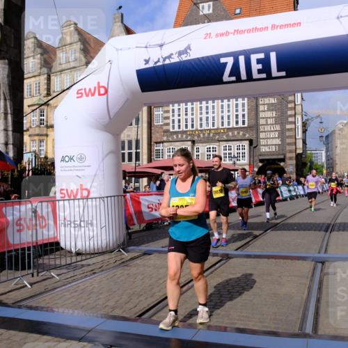 13.09.2026 - 21. swb-Marathon Bremen Tim E. http://msf.ph/oto/10338027 13.09.2026 11:08:27 Ziel 10135, 10139, 10188, 10404, 10493, 10767, 10793, 10851, 10859, 11032, 11044, 11263, 11378, 11404, 11659, 11831, 11833, 11958, 12031, 12066, 12160, 12248, 12325, 12384, 12389 meine-sportfotos.de