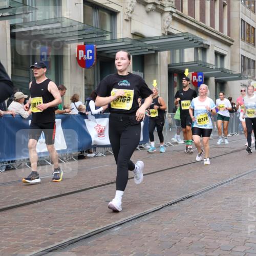 13.09.2026 - 21. swb-Marathon Bremen Strokosch-Dieckow http://msf.ph/oto/10338033 13.09.2026 11:05:41 Ziel 10018, 10204, 10305, 10375, 10382, 10619, 10662, 11024, 11029, 11132, 11156, 11164, 11477, 11674, 11775, 11786, 12186, 12378, 12486, 12523, 12528, 12773, 10168, 10186, 10238, 10259, 10260, 10432, 10457, 10717, 10864, 11024, 11146, 11314, 11334, 11387, 11394, 11520, 11521, 11571, 11572, 11724, 11791, 11892, 11947, 12055, 12156, 12251, 12273, 12330, 12362, 12501 meine-sportfotos.de
