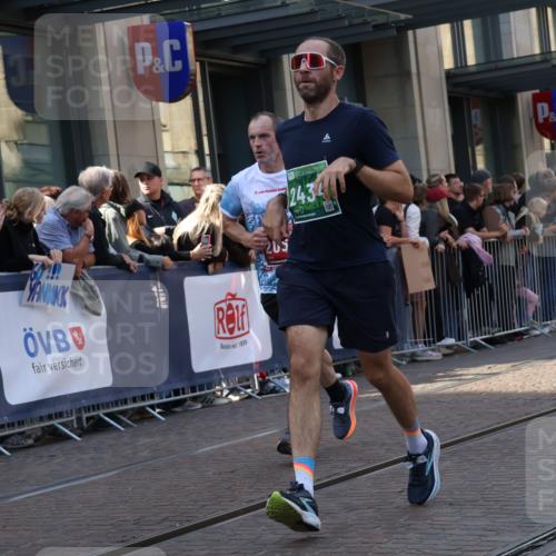 13.09.2026 - 21. swb-Marathon Bremen Strokosch-Dieckow http://msf.ph/oto/10338047 13.09.2026 13:26:07 Ziel 1368, 1649, 2434, 2658, 3526, 3603, 3983, 4077, 4723, 5747, 5906, 5934, 5992, 6230, 6639, 7626, 8817, 9260, 13195, 1163, 1647, 1896, 2033, 2062, 2666, 2708, 2987, 3248, 3516, 3722, 4067, 4161, 4411, 4476, 4724, 4842, 5013, 5558, 5622, 5701, 5854, 6135, 6605, 6886, 7638, 7780, 8271, 8361, 8592, 8635, 9266, 9794 meine-sportfotos.de