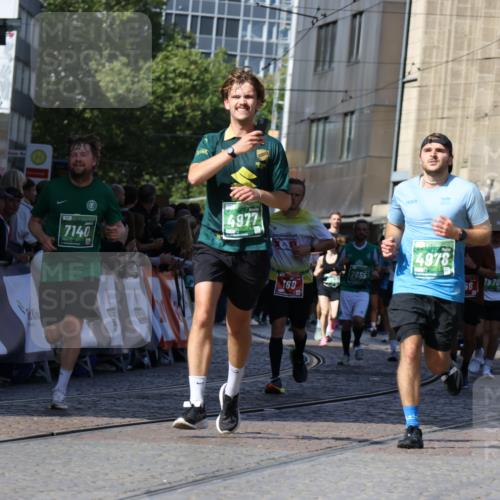 13.09.2026 - 21. swb-Marathon Bremen Strokosch-Dieckow http://msf.ph/oto/10338052 13.09.2026 13:19:29 Ziel 189, 666, 1599, 2007, 2390, 2423, 2535, 3508, 4819, 4857, 5172, 6008, 6137, 6310, 6633, 7154, 7647, 7686, 7754, 9512, 9552, 9805, 13184, 161, 461, 926, 1010, 1232, 1281, 1468, 1535, 1642, 2906, 4977, 4978, 7037, 7140, 7655, 8185, 9984, 13163 meine-sportfotos.de