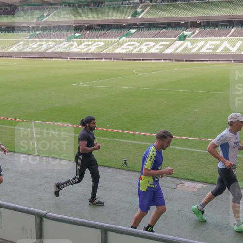 13.09.2026 - 21. swb-Marathon Bremen Michael Burmester http://msf.ph/oto/10338059 13.09.2026 13:15:32 Laufen im Stadion 143, 231, 263, 266, 300, 414, 598, 612, 653, 768, 956, 1008, 1047, 1185, 1392, 1573, 1818, 1819, 1874, 2013, 2218, 2233, 2235, 2314, 2351, 2359, 2385, 2386, 2466, 2468, 2484, 2494, 2564, 2579, 2664, 2667, 2678, 2690, 2691, 2698, 2737, 2760, 2783, 2799, 2829, 2838, 2846, 2859, 2861, 2865, 2874, 2887, 2958, 2978, 3001, 3075, 3133, 3157, 3165, 3185, 3237, 3265, 3331, 3355, 3382, 3387, 3405, 3428, 3486, 3512, 3670, 3680, 3829, 3847, 4034, 4080, 4511 meine-sportfotos.de