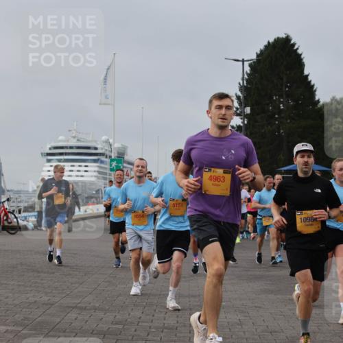 13.09.2026 - Kiel Lauf Andreas Tolksdorf http://msf.ph/oto/10338153 13.09.2026 09:54:56 Kiellinie 3170, 9554, 5151, 1, 39, 4963, 5140, 38, 10984 meine-sportfotos.de
