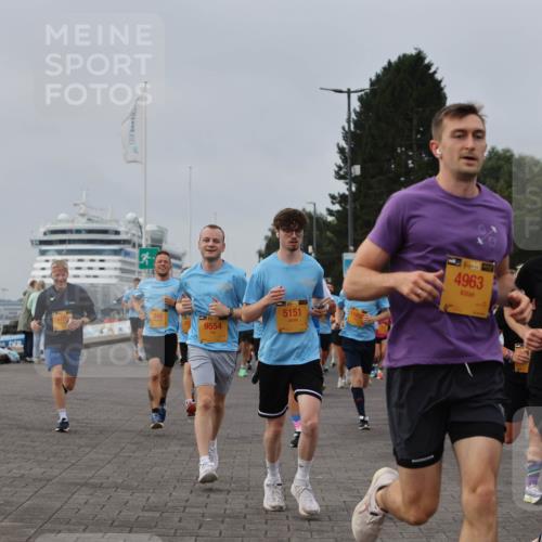 13.09.2026 - Kiel Lauf Andreas Tolksdorf http://msf.ph/oto/10338172 13.09.2026 09:54:56 Kiellinie 342, 9554, 5151, 39, 4963, 10984 meine-sportfotos.de