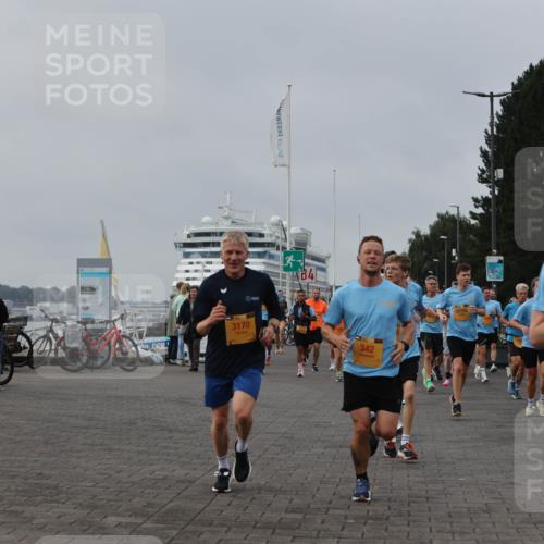 13.09.2026 - Kiel Lauf Andreas Tolksdorf http://msf.ph/oto/10338215 13.09.2026 09:54:58 Kiellinie 3170, 342, 10705, 9554, 11002 meine-sportfotos.de