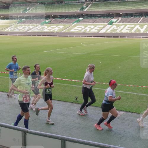 13.09.2026 - 21. swb-Marathon Bremen Michael Burmester http://msf.ph/oto/10338217 13.09.2026 13:15:49 Laufen im Stadion 143, 153, 231, 263, 266, 300, 414, 598, 612, 653, 990, 1008, 1047, 1185, 1312, 1465, 1539, 1818, 1819, 1874, 2013, 2218, 2235, 2314, 2351, 2359, 2363, 2385, 2386, 2466, 2468, 2484, 2494, 2579, 2664, 2667, 2678, 2690, 2691, 2698, 2737, 2760, 2778, 2783, 2799, 2838, 2846, 2859, 2861, 2865, 2874, 2958, 2974, 2978, 3001, 3075, 3133, 3157, 3165, 3185, 3237, 3265, 3331, 3355, 3382, 3387, 3486, 3501, 3512, 3670, 3680, 3829, 3847, 4034, 4080, 4511 meine-sportfotos.de