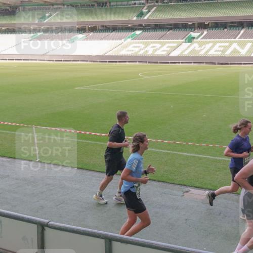 13.09.2026 - 21. swb-Marathon Bremen Michael Burmester http://msf.ph/oto/10338293 13.09.2026 13:15:56 Laufen im Stadion 134, 143, 153, 231, 263, 266, 271, 300, 414, 598, 612, 653, 990, 1008, 1047, 1185, 1312, 1465, 1539, 1874, 2013, 2218, 2235, 2259, 2314, 2351, 2359, 2363, 2385, 2386, 2466, 2468, 2484, 2494, 2562, 2579, 2664, 2667, 2678, 2690, 2691, 2698, 2737, 2760, 2778, 2783, 2799, 2838, 2846, 2859, 2861, 2865, 2874, 2958, 2974, 2978, 2996, 3001, 3075, 3133, 3157, 3165, 3185, 3237, 3265, 3331, 3355, 3382, 3387, 3486, 3501, 3512, 3670, 3680, 3829, 3847, 4034, 4080, 4511 meine-sportfotos.de