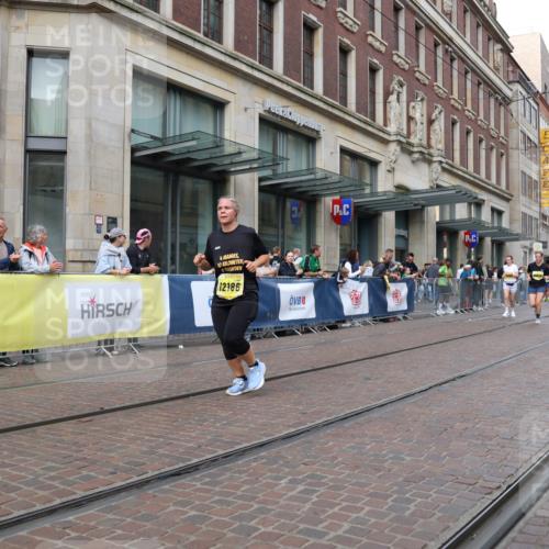 13.09.2026 - 21. swb-Marathon Bremen Strokosch-Dieckow http://msf.ph/oto/10338302 13.09.2026 11:05:49 Ziel 10204, 10375, 10382, 10619, 10662, 10681, 10682, 11029, 11132, 11156, 11164, 11460, 11477, 11674, 11690, 11775, 11786, 11849, 12186, 12479, 12486, 10018, 10168, 10186, 10238, 10259, 10260, 10305, 10432, 10457, 10864, 11024, 11314, 11387, 11520, 11521, 11571, 11572, 11724, 11791, 11892, 11947, 12055, 12156, 12273, 12330, 12362, 12378, 12501, 12523, 12528, 12773 meine-sportfotos.de