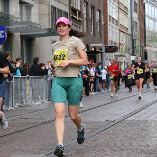 13.09.2026 - 21. swb-Marathon Bremen Strokosch-Dieckow http://msf.ph/oto/10338318 13.09.2026 11:05:50 Ziel 10204, 10375, 10376, 10382, 10619, 10662, 10681, 10682, 11029, 11132, 11156, 11164, 11460, 11477, 11674, 11690, 11775, 11786, 11849, 12186, 12479, 12486, 10018, 10168, 10238, 10259, 10260, 10305, 10382, 10457, 10864, 11024, 11164, 11314, 11387, 11520, 11521, 11724, 11791, 11892, 11947, 12156, 12273, 12330, 12362, 12378, 12501, 12523, 12528, 12773 meine-sportfotos.de