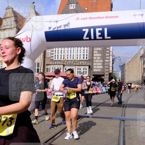 13.09.2026 - 21. swb-Marathon Bremen Tim E. http://msf.ph/oto/10338386 13.09.2026 11:08:43 Ziel 10188, 10229, 10851, 11065, 11124, 11509, 11560, 11561, 11678, 11888, 11968, 12073, 12164, 12315, 12325, 12410, 12516 meine-sportfotos.de