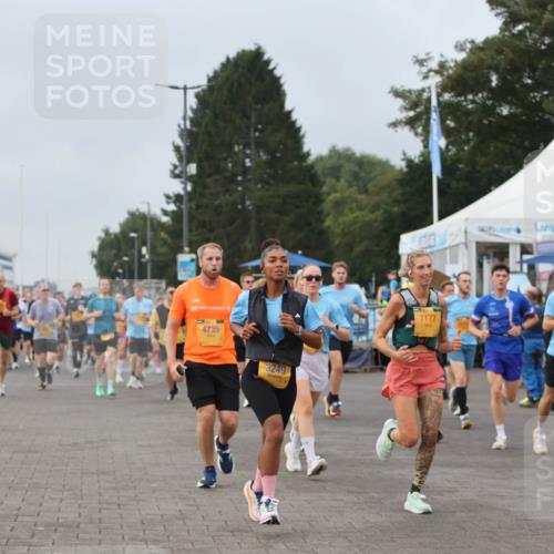 13.09.2026 - Kiel Lauf Andreas Tolksdorf http://msf.ph/oto/10338391 13.09.2026 09:55:05 Kiellinie 4735, 3249, 7177 meine-sportfotos.de