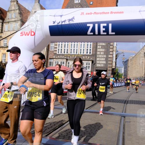 13.09.2026 - 21. swb-Marathon Bremen Tim E. http://msf.ph/oto/10338429 13.09.2026 11:08:45 Ziel 10229, 11065, 11124, 11509, 11560, 11561, 11678, 11888, 11968, 12073, 12162, 12164, 12315, 12410, 12516 meine-sportfotos.de