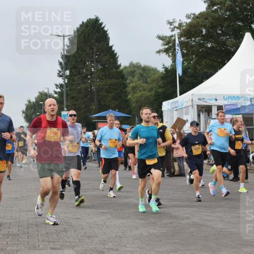 13.09.2026 - Kiel Lauf Andreas Tolksdorf http://msf.ph/oto/10338503 13.09.2026 09:55:09 Kiellinie 11758, 2390, 3322, 6564, 4236, 5295, 12, 400 meine-sportfotos.de