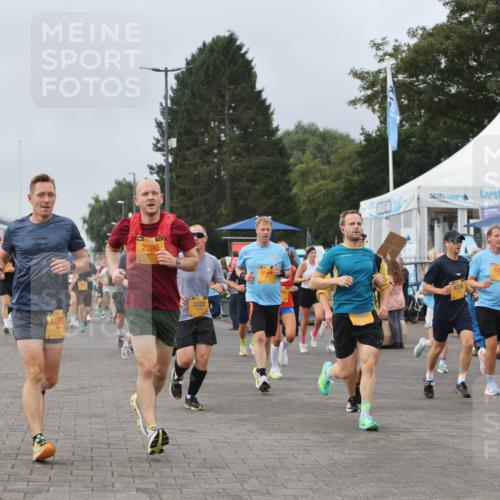 13.09.2026 - Kiel Lauf Andreas Tolksdorf http://msf.ph/oto/10338509 13.09.2026 09:55:09 Kiellinie 35, 11758, 2390, 3322, 6564, 4236 meine-sportfotos.de