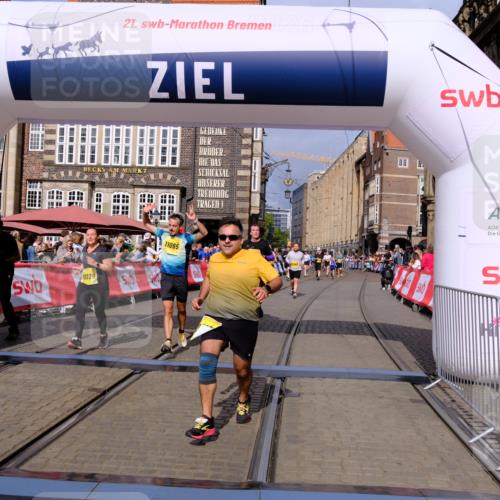 13.09.2026 - 21. swb-Marathon Bremen Tim E. http://msf.ph/oto/10338532 13.09.2026 11:08:49 Ziel 10229, 10609, 11065, 11124, 11509, 11560, 11561, 11678, 11834, 11888, 11968, 12073, 12162, 12164, 12315, 12410, 12516 meine-sportfotos.de