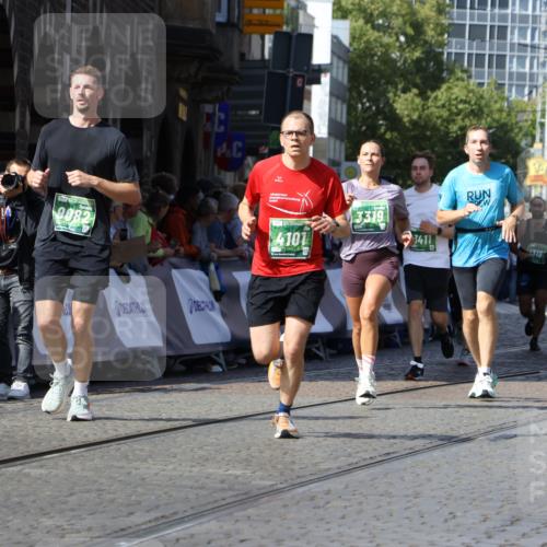 13.09.2026 - 21. swb-Marathon Bremen Strokosch-Dieckow http://msf.ph/oto/10338560 13.09.2026 13:19:46 Ziel 926, 1232, 2423, 2535, 3182, 3508, 4319, 4455, 4977, 4978, 5371, 6008, 7140, 7268, 7754, 7945, 8153, 9552, 9638, 9805, 13163, 411, 431, 495, 511, 1053, 1252, 1551, 1972, 3240, 3319, 3411, 4101, 5813, 5837, 7404, 7488, 8263, 9082, 13192 meine-sportfotos.de