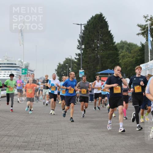 13.09.2026 - Kiel Lauf Andreas Tolksdorf http://msf.ph/oto/10338563 13.09.2026 09:55:11 Kiellinie 11108, 5574, 4052, 529, 4 meine-sportfotos.de