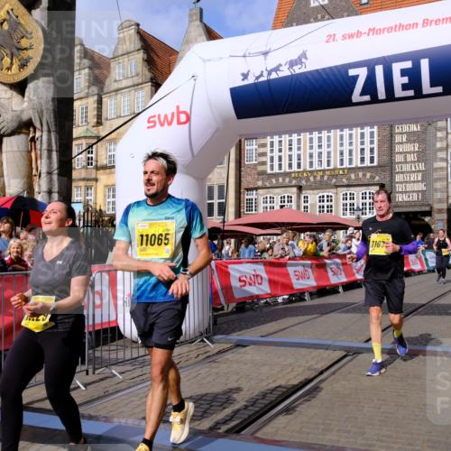 13.09.2026 - 21. swb-Marathon Bremen Tim E. http://msf.ph/oto/10338628 13.09.2026 11:08:51 Ziel 10229, 10399, 10609, 11065, 11124, 11358, 11560, 11561, 11678, 11834, 11888, 11968, 12073, 12162, 12164, 12410, 12516 meine-sportfotos.de