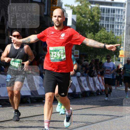 13.09.2026 - 21. swb-Marathon Bremen Strokosch-Dieckow http://msf.ph/oto/10338734 13.09.2026 13:19:54 Ziel 161, 461, 926, 1010, 1232, 1281, 1468, 1535, 1642, 2906, 4319, 4455, 4977, 4978, 7037, 7140, 7268, 7945, 8153, 8185, 9984, 13163, 205, 431, 495, 511, 655, 1058, 1252, 1390, 1537, 1931, 1972, 2343, 2807, 2903, 3690, 4287, 5340, 5389, 5813, 5837, 6663, 7341, 7404, 7531, 9756, 13192 meine-sportfotos.de