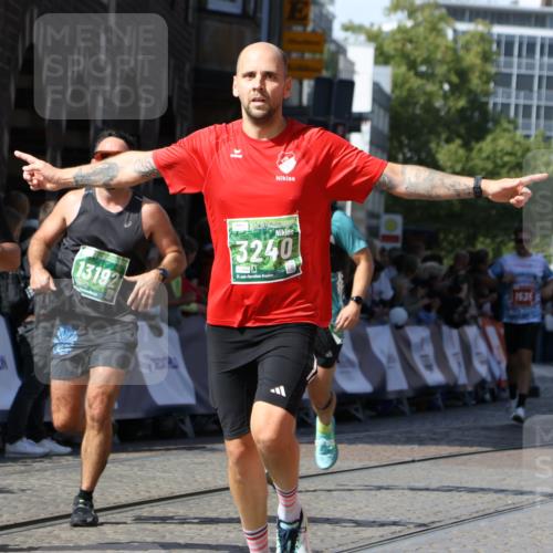 13.09.2026 - 21. swb-Marathon Bremen Strokosch-Dieckow http://msf.ph/oto/10338769 13.09.2026 13:19:54 Ziel 161, 461, 926, 1010, 1232, 1281, 1468, 1535, 1642, 2906, 4319, 4455, 4977, 4978, 7037, 7140, 7268, 7945, 8153, 8185, 9984, 13163, 205, 431, 495, 511, 655, 1058, 1252, 1390, 1537, 1931, 1972, 2343, 2807, 2903, 3690, 4287, 5340, 5389, 5813, 5837, 6663, 7341, 7404, 7531, 9756, 13192 meine-sportfotos.de