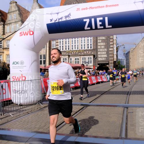 13.09.2026 - 21. swb-Marathon Bremen Tim E. http://msf.ph/oto/10338815 13.09.2026 11:08:54 Ziel 10229, 10399, 10609, 11065, 11358, 11421, 11560, 11561, 11678, 11710, 11718, 11834, 11888, 11968, 12162, 12164, 12410, 12516 meine-sportfotos.de