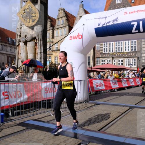 13.09.2026 - 21. swb-Marathon Bremen Tim E. http://msf.ph/oto/10338848 13.09.2026 11:08:56 Ziel 10229, 10399, 10609, 11065, 11358, 11421, 11678, 11710, 11718, 11834, 11888, 11968, 12162, 12410, 12516, 12517 meine-sportfotos.de