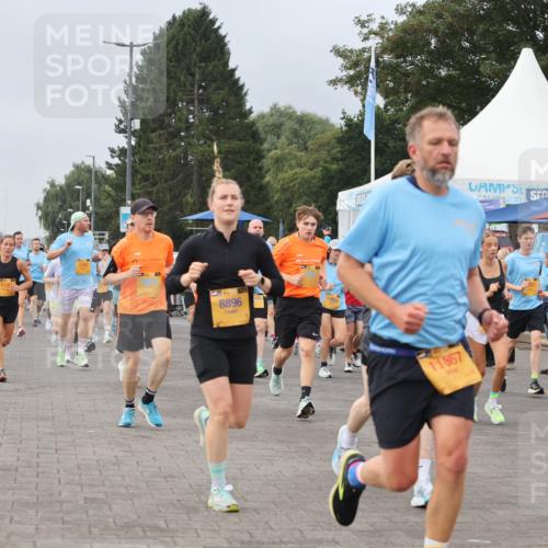 13.09.2026 - Kiel Lauf Andreas Tolksdorf http://msf.ph/oto/10338885 13.09.2026 09:55:24 Kiellinie 11888, 119, 1147, 8896, 11833, 11867, 010 meine-sportfotos.de