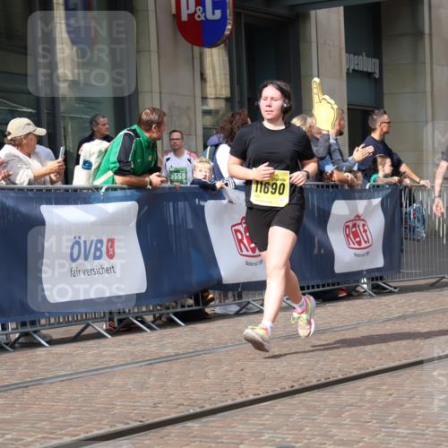 13.09.2026 - 21. swb-Marathon Bremen Strokosch-Dieckow http://msf.ph/oto/10338886 13.09.2026 11:06:07 Ziel 10376, 10654, 10681, 10682, 10849, 10852, 10853, 11021, 11028, 11240, 11340, 11374, 11432, 11460, 11690, 11729, 11849, 12217, 12479, 12485, 10018, 10204, 10305, 10375, 10382, 10619, 10662, 11029, 11132, 11156, 11164, 11460, 11477, 11674, 11775, 11786, 12186, 12378, 12486, 12523, 12528, 12773 meine-sportfotos.de