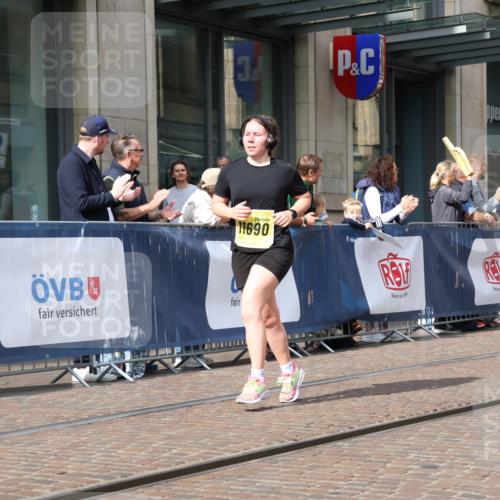 13.09.2026 - 21. swb-Marathon Bremen Strokosch-Dieckow http://msf.ph/oto/10338904 13.09.2026 11:06:07 Ziel 10376, 10654, 10681, 10682, 10849, 10852, 10853, 11021, 11028, 11240, 11340, 11374, 11432, 11460, 11690, 11729, 11849, 12217, 12479, 12485, 10018, 10204, 10305, 10375, 10382, 10619, 10662, 11029, 11132, 11156, 11164, 11460, 11477, 11674, 11775, 11786, 12186, 12378, 12486, 12523, 12528, 12773 meine-sportfotos.de