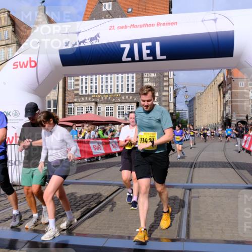 13.09.2026 - 21. swb-Marathon Bremen Tim E. http://msf.ph/oto/10338974 13.09.2026 11:09:03 Ziel 10399, 10469, 10599, 10609, 11053, 11074, 11358, 11421, 11434, 11710, 11718, 11834, 12162, 12256, 12353, 12438, 12517 meine-sportfotos.de