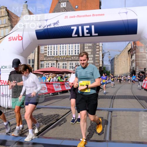13.09.2026 - 21. swb-Marathon Bremen Tim E. http://msf.ph/oto/10338987 13.09.2026 11:09:03 Ziel 10399, 10469, 10599, 10609, 11053, 11074, 11358, 11421, 11434, 11710, 11718, 11834, 12162, 12256, 12353, 12438, 12517 meine-sportfotos.de