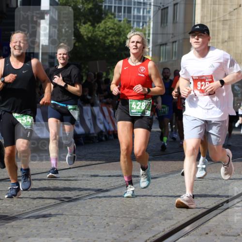 13.09.2026 - 21. swb-Marathon Bremen Strokosch-Dieckow http://msf.ph/oto/10339001 13.09.2026 13:20:00 Ziel 161, 461, 926, 1010, 1232, 1281, 1468, 1535, 1642, 2870, 2906, 3966, 4101, 4479, 4480, 4977, 4978, 7037, 7140, 7268, 7655, 8185, 9359, 9984, 13163, 205, 655, 1058, 1390, 1537, 1750, 1931, 2122, 2343, 2807, 2885, 2903, 3685, 3690, 4287, 5340, 5389, 5583, 6663, 7341, 7531, 7664, 9518, 9756 meine-sportfotos.de
