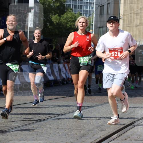 13.09.2026 - 21. swb-Marathon Bremen Strokosch-Dieckow http://msf.ph/oto/10339026 13.09.2026 13:20:01 Ziel 161, 461, 926, 1010, 1232, 1281, 1468, 1535, 1642, 2870, 2906, 3319, 3966, 4101, 4479, 4480, 4977, 4978, 7037, 7140, 7655, 8185, 9082, 9359, 9984, 13163, 205, 655, 1058, 1390, 1537, 1750, 1931, 2122, 2343, 2807, 2885, 2903, 3685, 3690, 4287, 5340, 5389, 5583, 6663, 7341, 7531, 7664, 9518, 9756 meine-sportfotos.de