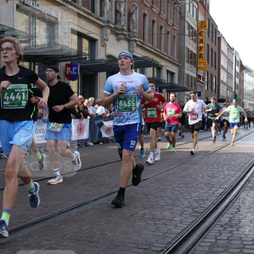 13.09.2026 - 21. swb-Marathon Bremen Strokosch-Dieckow http://msf.ph/oto/10339048 13.09.2026 13:26:37 Ziel 531, 946, 1493, 1494, 2089, 2454, 3076, 3302, 3510, 3527, 3852, 3893, 4327, 4397, 4441, 4563, 4598, 4919, 5054, 5689, 5937, 5943, 6289, 6314, 6455, 6580, 7027, 7072, 7246, 7317, 8112, 8303, 9150, 9511, 9551, 9854, 9878, 13097, 1368, 1649, 2434, 2658, 2779, 3526, 3603, 3983, 4077, 5747, 5934, 5992, 6230, 6289, 6375, 6548, 6639, 7626, 8817, 9260, 13195 meine-sportfotos.de