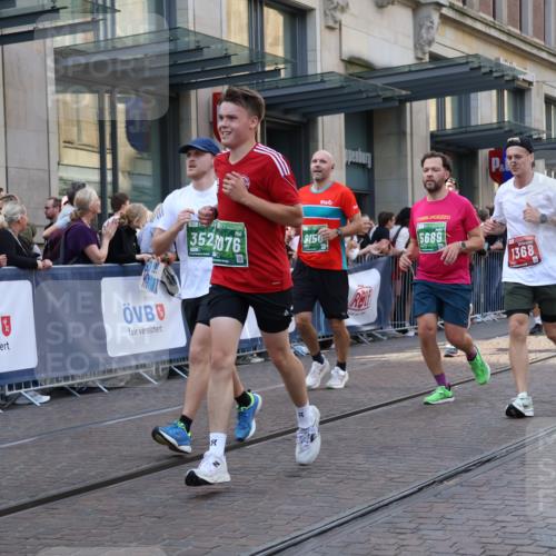 13.09.2026 - 21. swb-Marathon Bremen Strokosch-Dieckow http://msf.ph/oto/10339080 13.09.2026 13:26:38 Ziel 531, 946, 1493, 1494, 2089, 2454, 3076, 3302, 3510, 3527, 3852, 3893, 4121, 4327, 4397, 4441, 4563, 4598, 4919, 5054, 5689, 5937, 5943, 6314, 6455, 6580, 7027, 7072, 7246, 7317, 8112, 8303, 9150, 9511, 9551, 9854, 9878, 13097, 1368, 1649, 2434, 2658, 2779, 3526, 3603, 3852, 3983, 4077, 5747, 5992, 6230, 6289, 6375, 6548, 6639, 7626, 8817, 9260, 13195 meine-sportfotos.de
